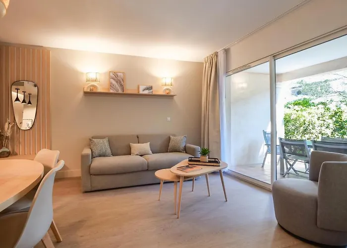 Ombre Des Pins A Tropez Xix * Saint-Tropez